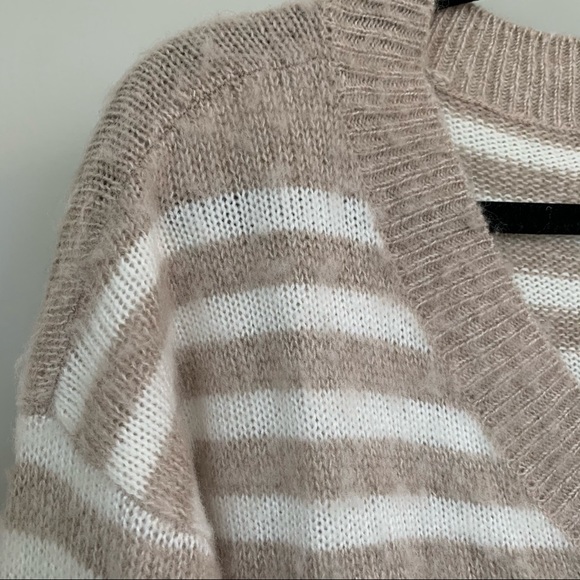 AEO brown and white stripe v-neck sweater - Picture 4 of 6